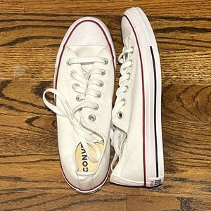 Only worn once white low top converse